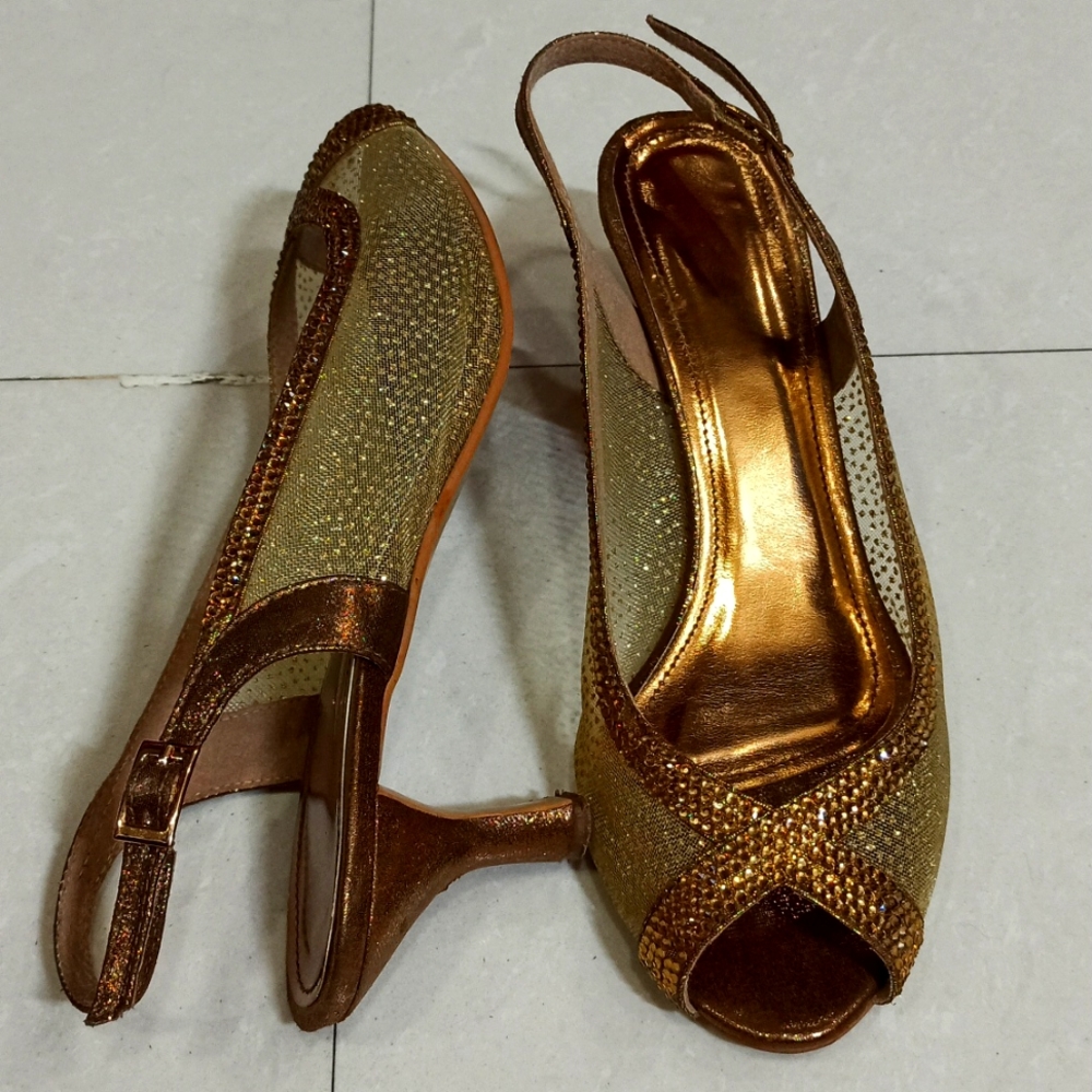 Copper net embellished Heels - Picture 1 of 7